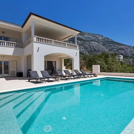 Camadra Villa *